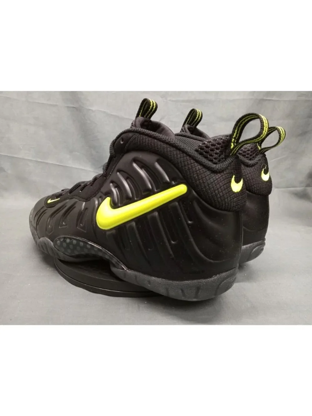 Nike Little Posite Pro (GS) Sneaker Black Voltage Yellow Boys Size 6 NEW IN BOX!
